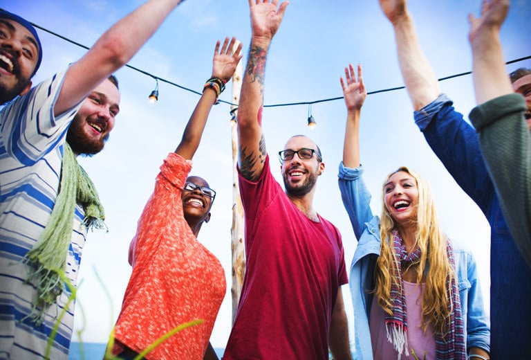 Voluntariado Los empleados de MAPFRE en todo el mundo, participan en el desarrollo de campañas sociales dirigidas a impactar positivamente en su entorno inmediato